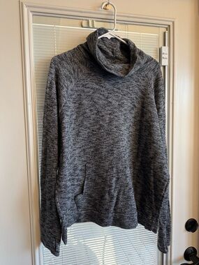 GAP women’s  Charcoal Gray Turtleneck Sweater